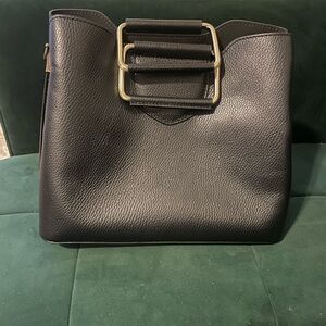 Elegant Black Leather Shoulder Bag with Statement Buckle